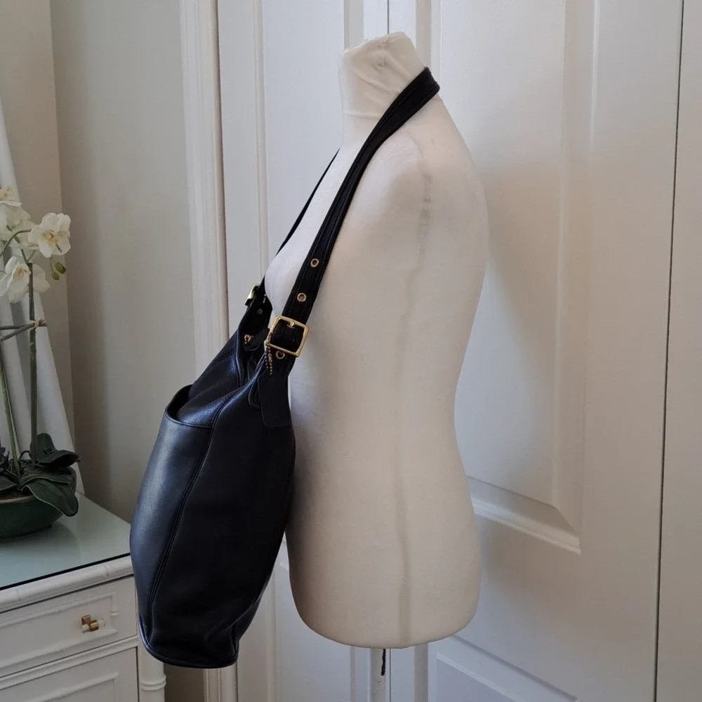 Coach‎ Womens Vintage 2000's Legacy Slim Duffle Sac Black Leather Tote 9060 Bag